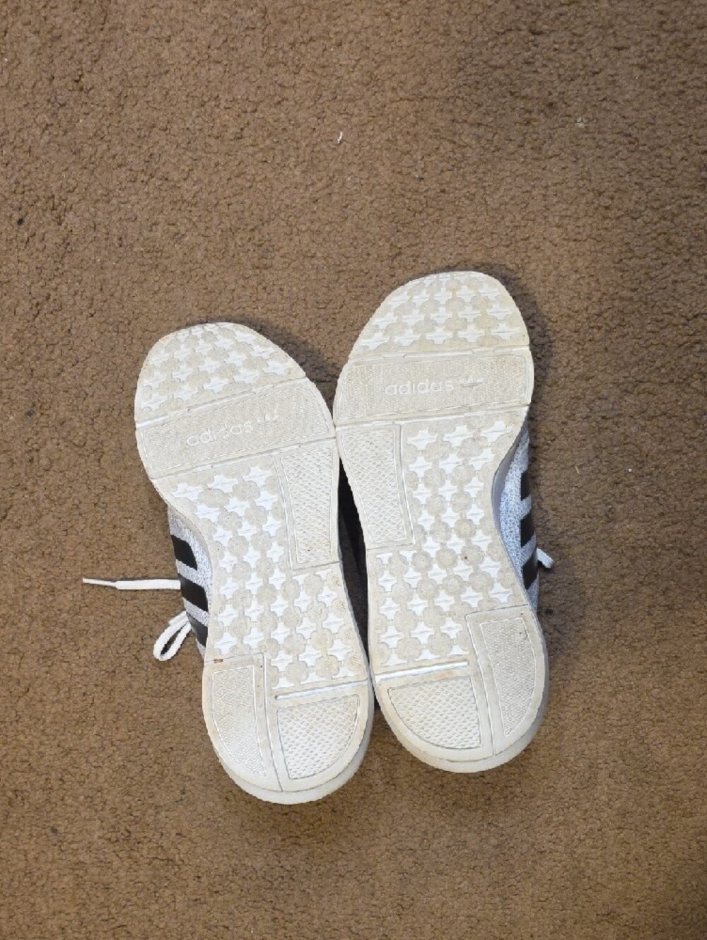Adidas Women Lightweight Sneakers in White and Black - Picture 4 of 8